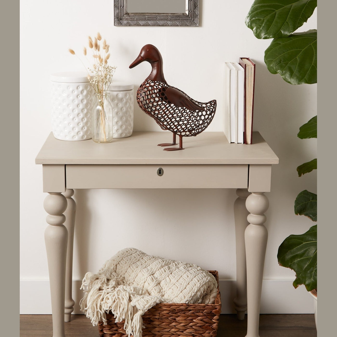 CHICKEN WIRE DUCK SCULPTURE