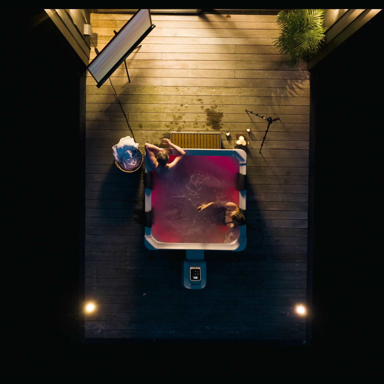 | OSLO | Frame Series | Rigid Hot Tub & Spa | Light up the night | Up to 6 Person