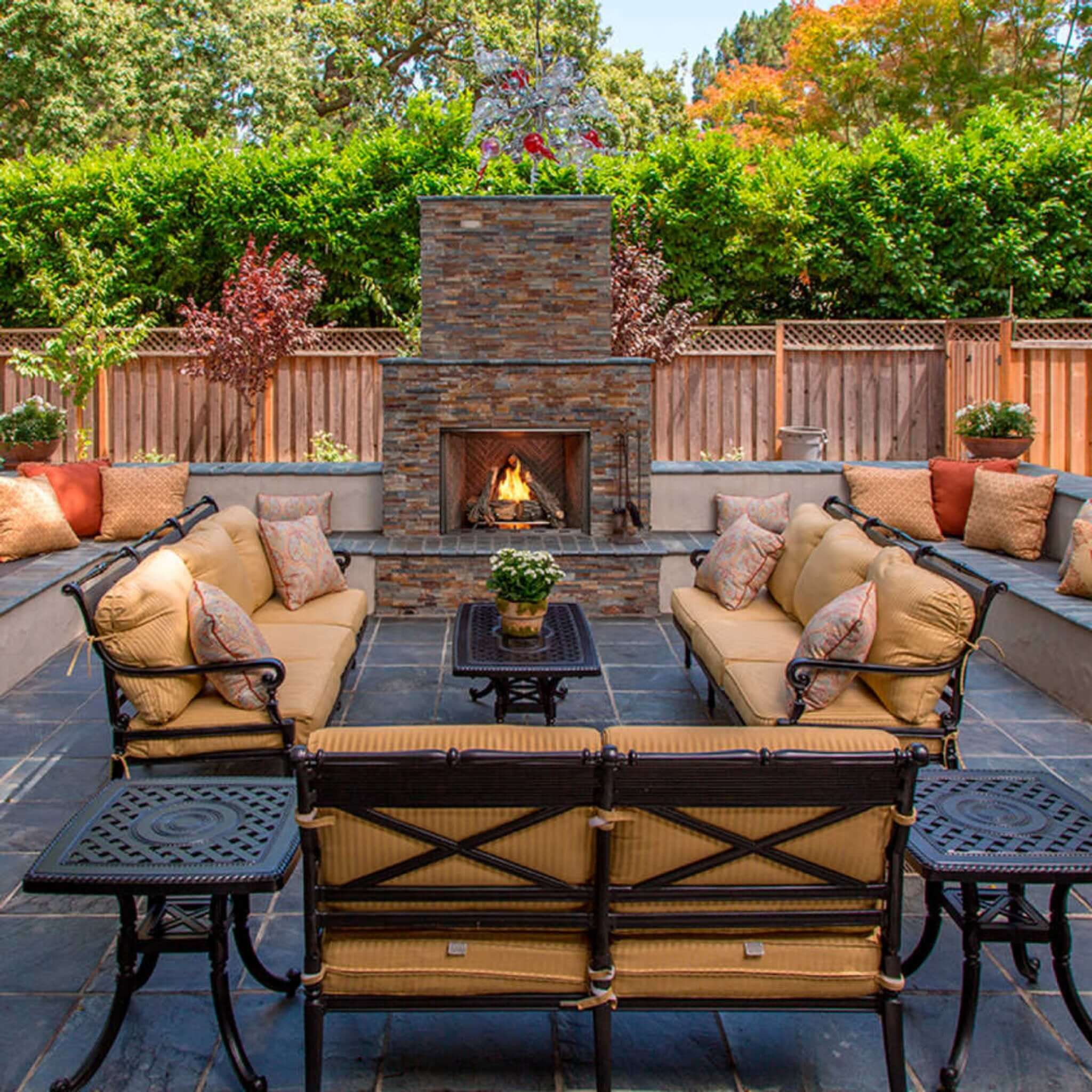 Traditional Stacked Brick Courtyard Outdoor Gas Fireplace [ODCOUG-36/42SSL]