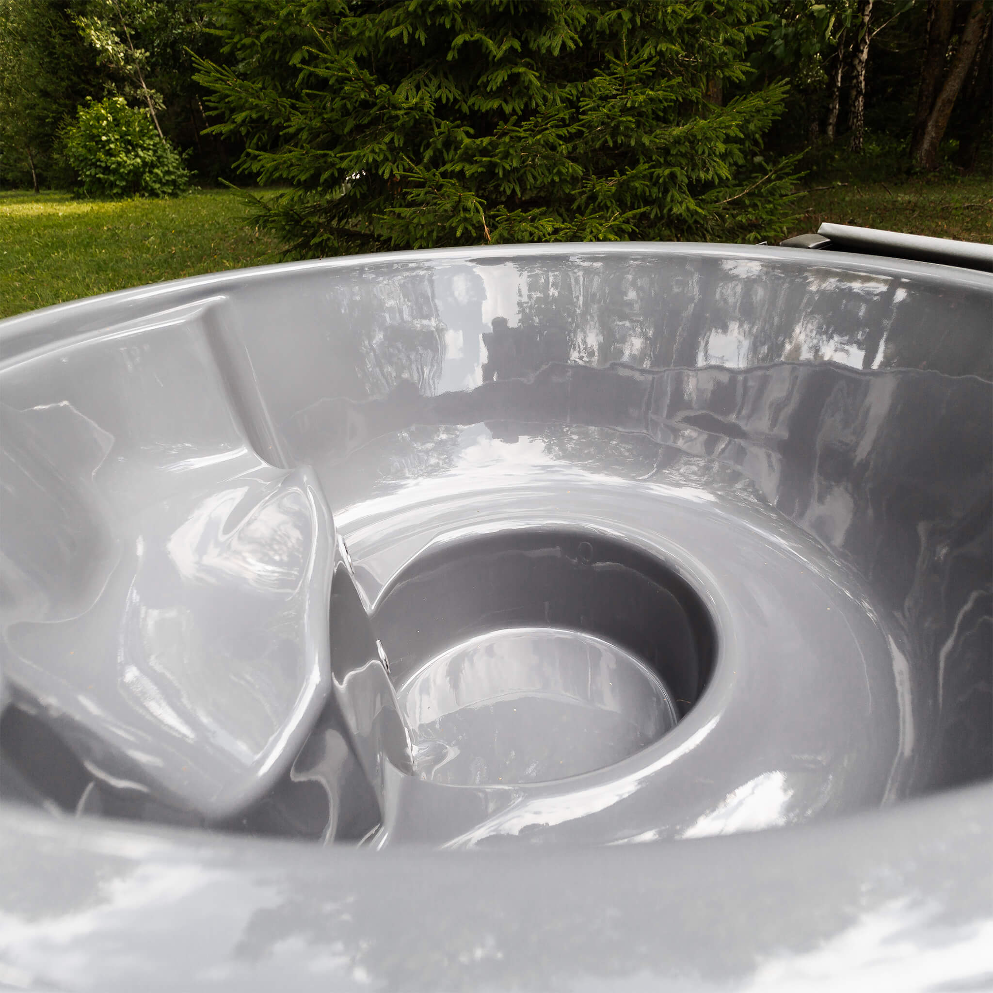 Premium 4-Person Fully-Assembled ThermoWood Wood-Fired Hot Tub