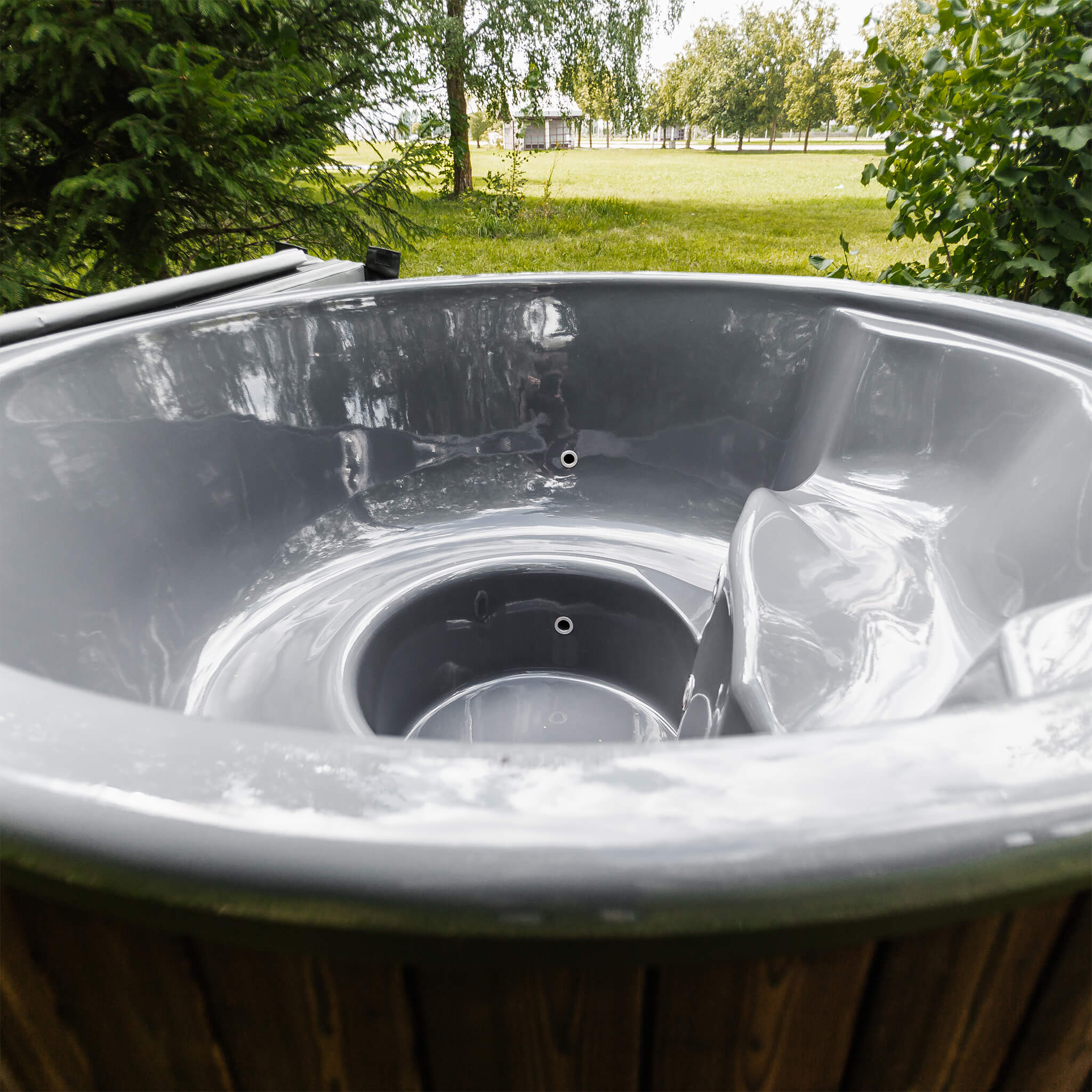 Premium 4-Person Fully-Assembled ThermoWood Wood-Fired Hot Tub